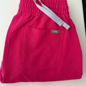 Figs Hot Pink Pink Scrub Set